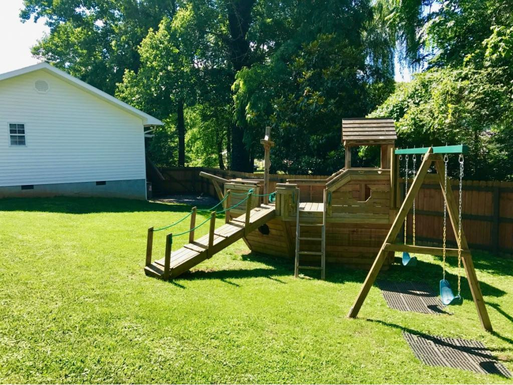 39 Jones Road Erwin, TN 37650 - Photo 24 of 34 Photo 24