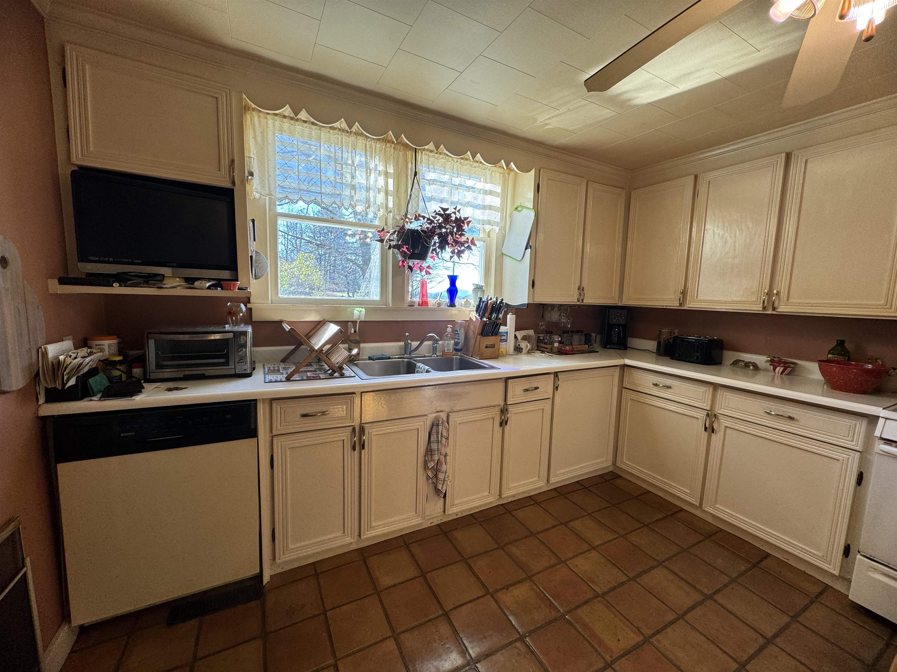 2644 Smith Street Shoreham, VT 05770 - Photo 11 of 28 Gallery Image 11