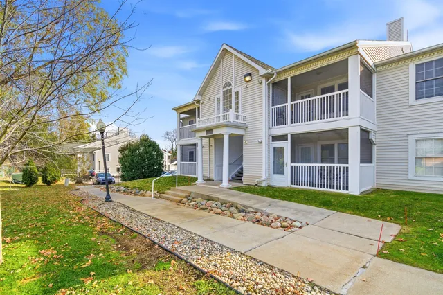 $2,300 | 2233 South Main Street, Ann Arbor, MI 48103