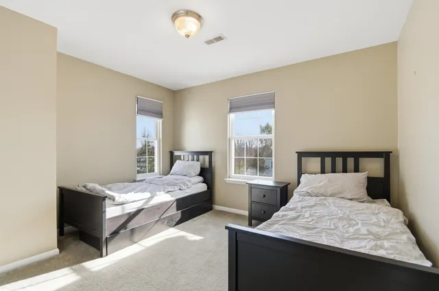 $2,300 | 2233 South Main Street, Ann Arbor, MI 48103