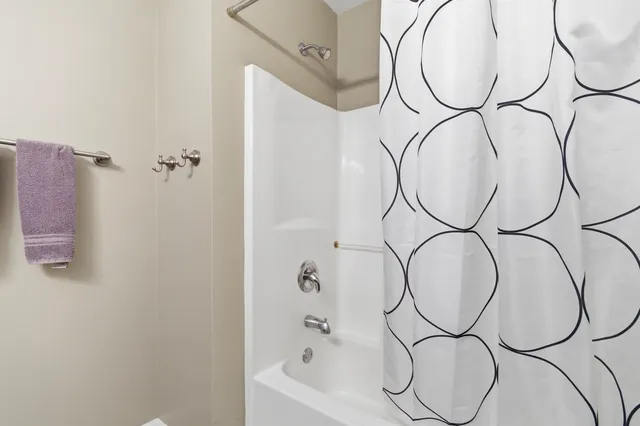 $2,300 | 2233 South Main Street, Ann Arbor, MI 48103