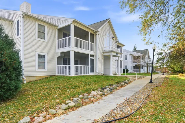 $2,300 | 2233 South Main Street, Ann Arbor, MI 48103