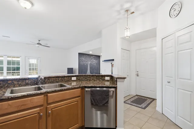 $2,300 | 2233 South Main Street, Ann Arbor, MI 48103