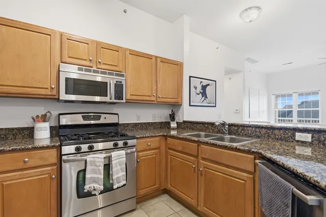 $2,300 | 2233 South Main Street, Ann Arbor, MI 48103