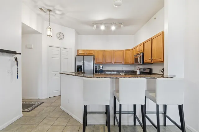 $2,300 | 2233 South Main Street, Ann Arbor, MI 48103