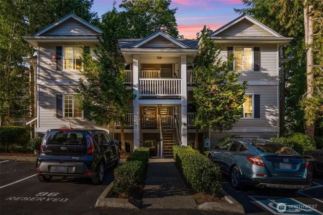 $444,999 | 12120 Northeast 172nd Place, Unit L201, Bothell, WA 98011