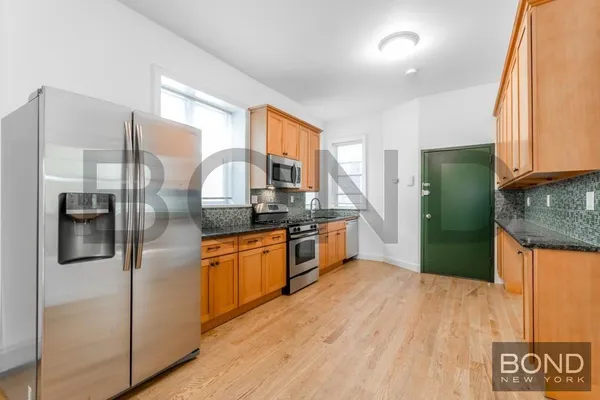 $12,950 | 71 West 10th Street, Unit 3 | Greenwich Village