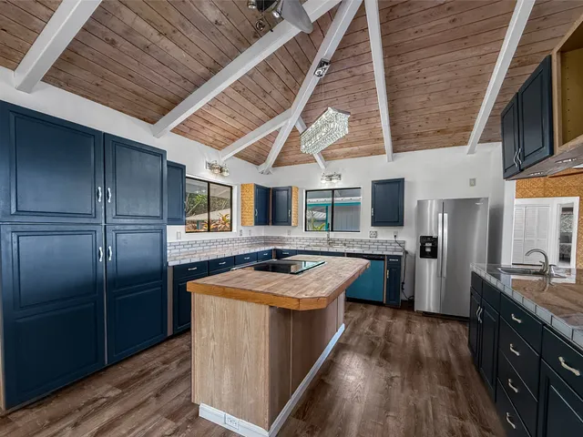 $1,099,000 | 87-2814 Hawaii Belt Road, Captain Cook, HI 96704