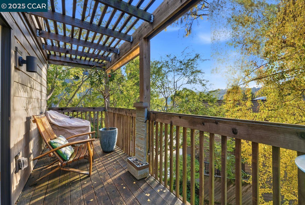 533 Monarch Ridge Drive Walnut Creek, CA 94597 - Photo 31 of 43 a view of a two chair in the balcony