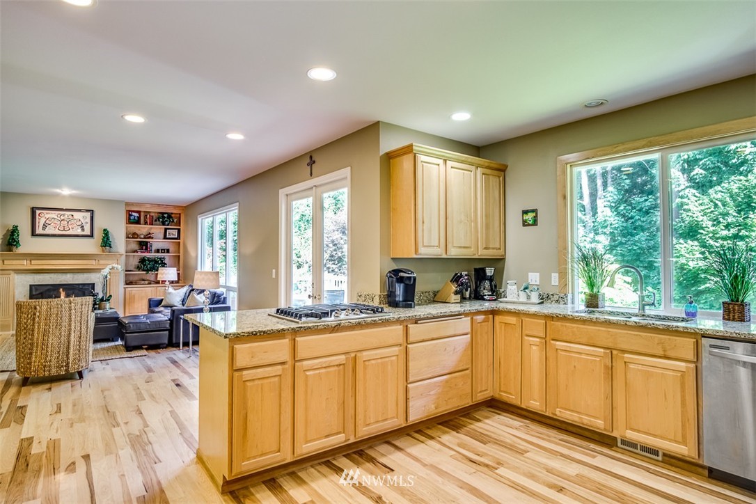 2425 201st Street Southeast Bothell, WA 98021 - Photo 6 of 25