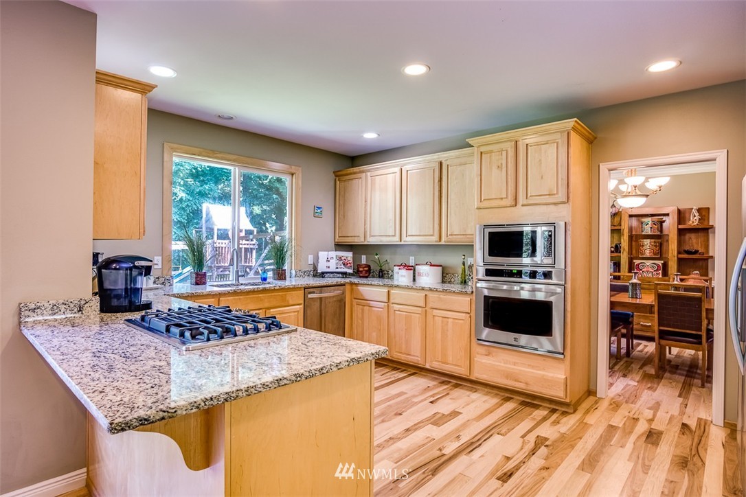 2425 201st Street Southeast Bothell, WA 98021 - Photo 7 of 25