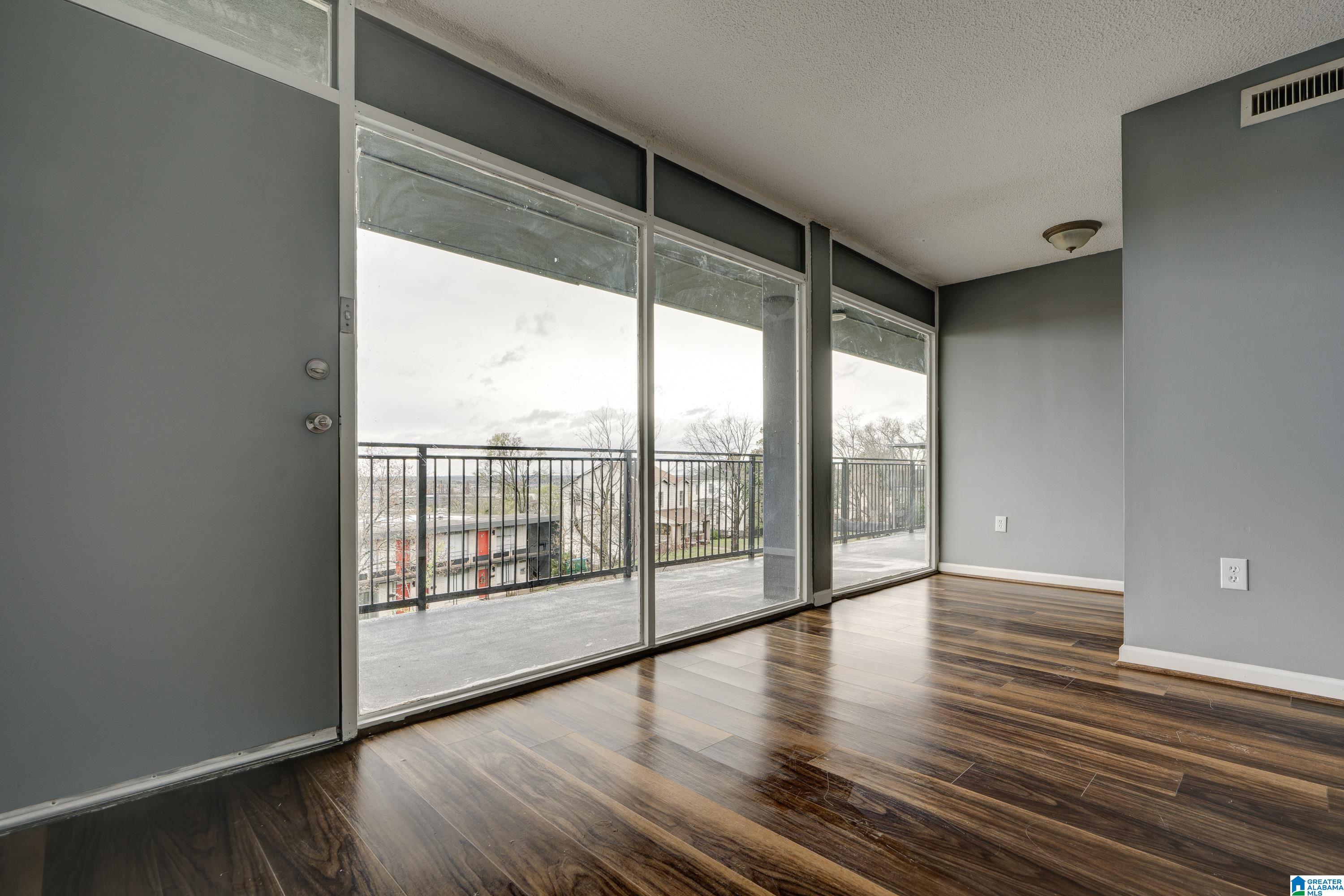 2990 Rhodes Circle South, Unit 322 Birmingham, AL 35205 - Photo 6 of 25
