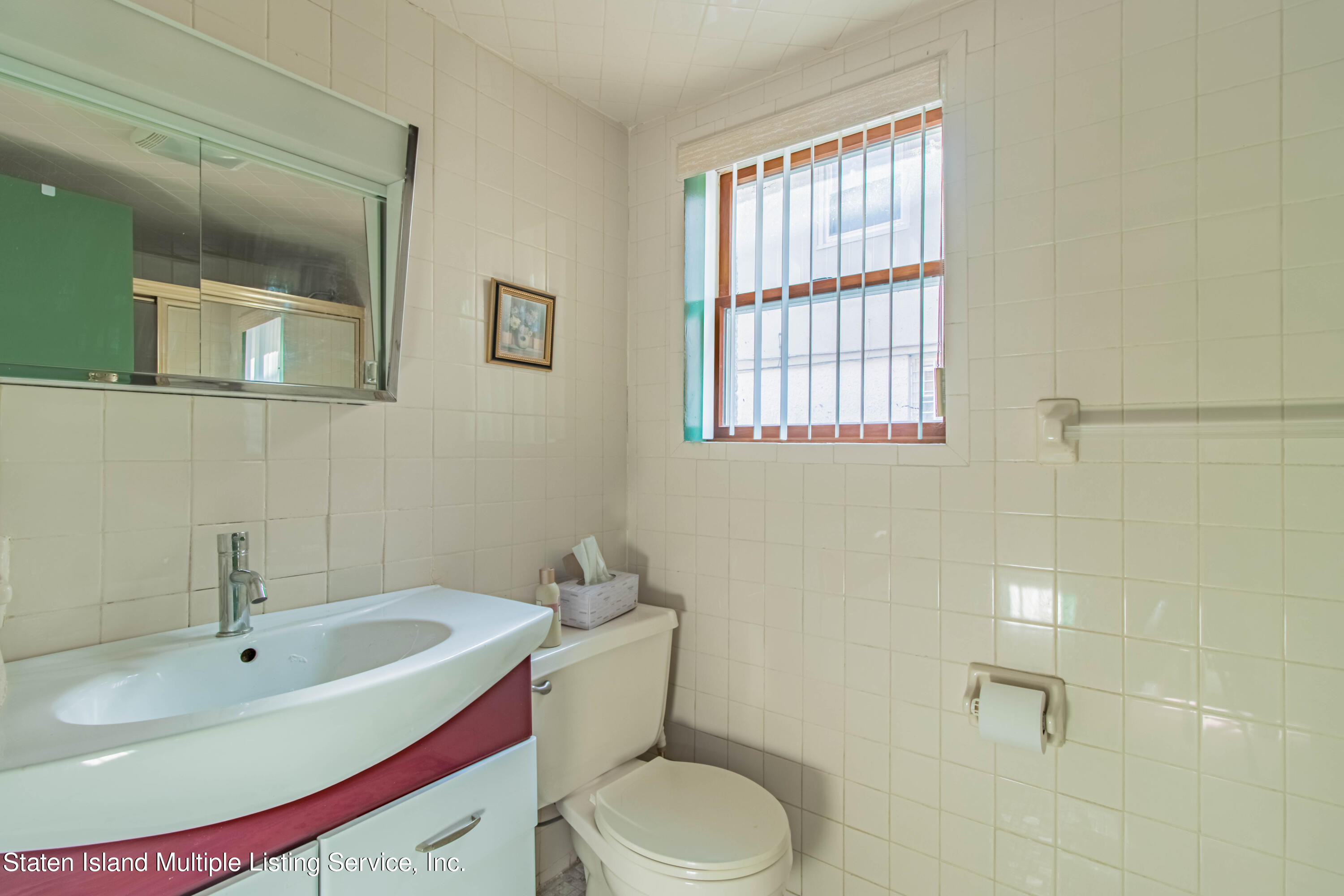 929 Hylan Boulevard Staten Island, NY 10305 - Photo 24 of 28 24