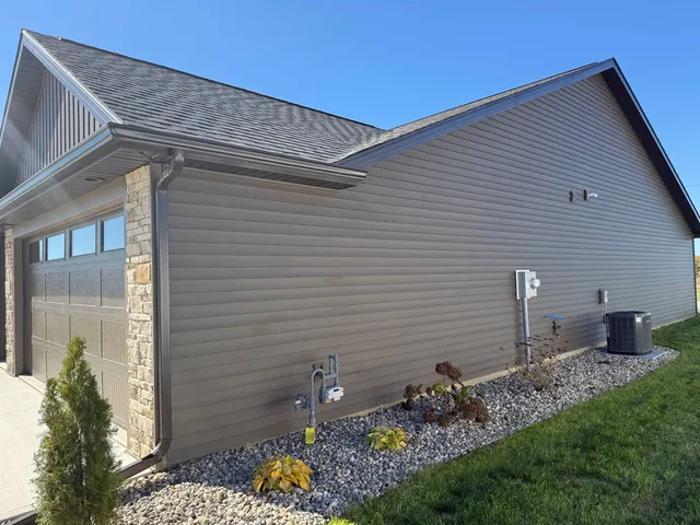 $322,500 | 2023 Linchel Court, Angola, IN 46703