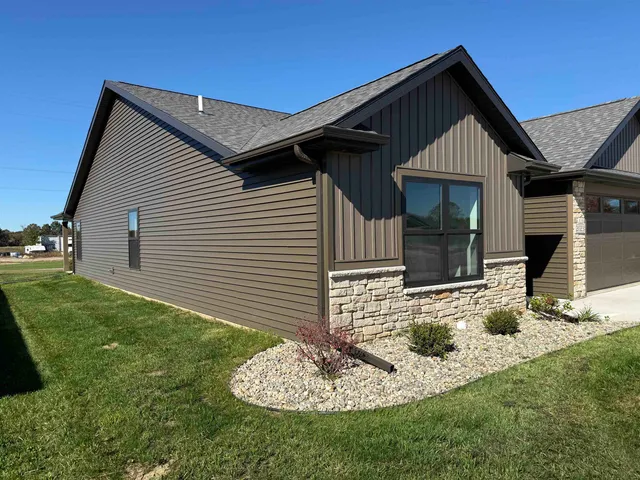 $322,500 | 2023 Linchel Court, Angola, IN 46703