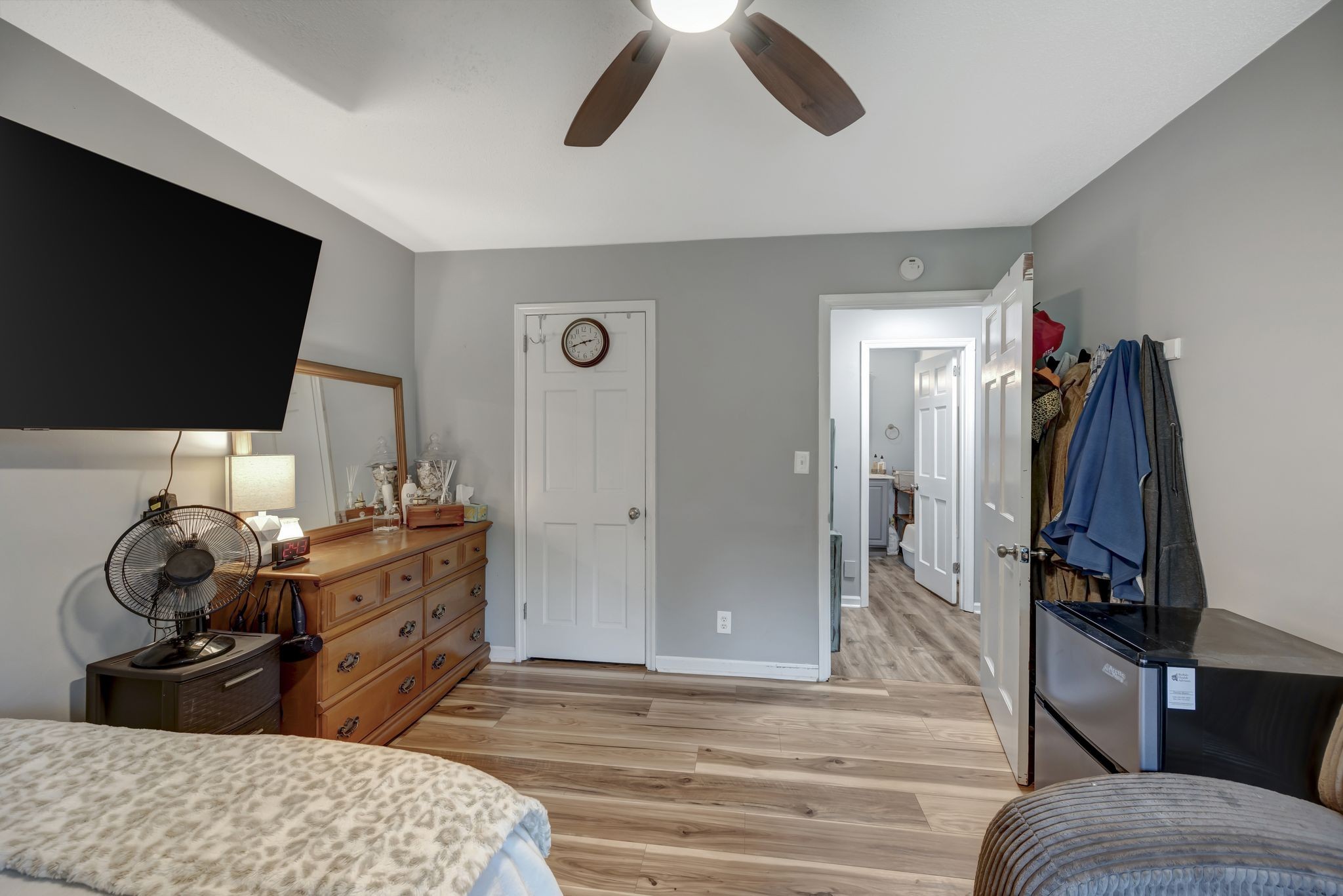 6125 Highway 41 A Pleasant View, TN 37146 - Photo 12 of 32 a bedroom with furniture and a flat screen tv