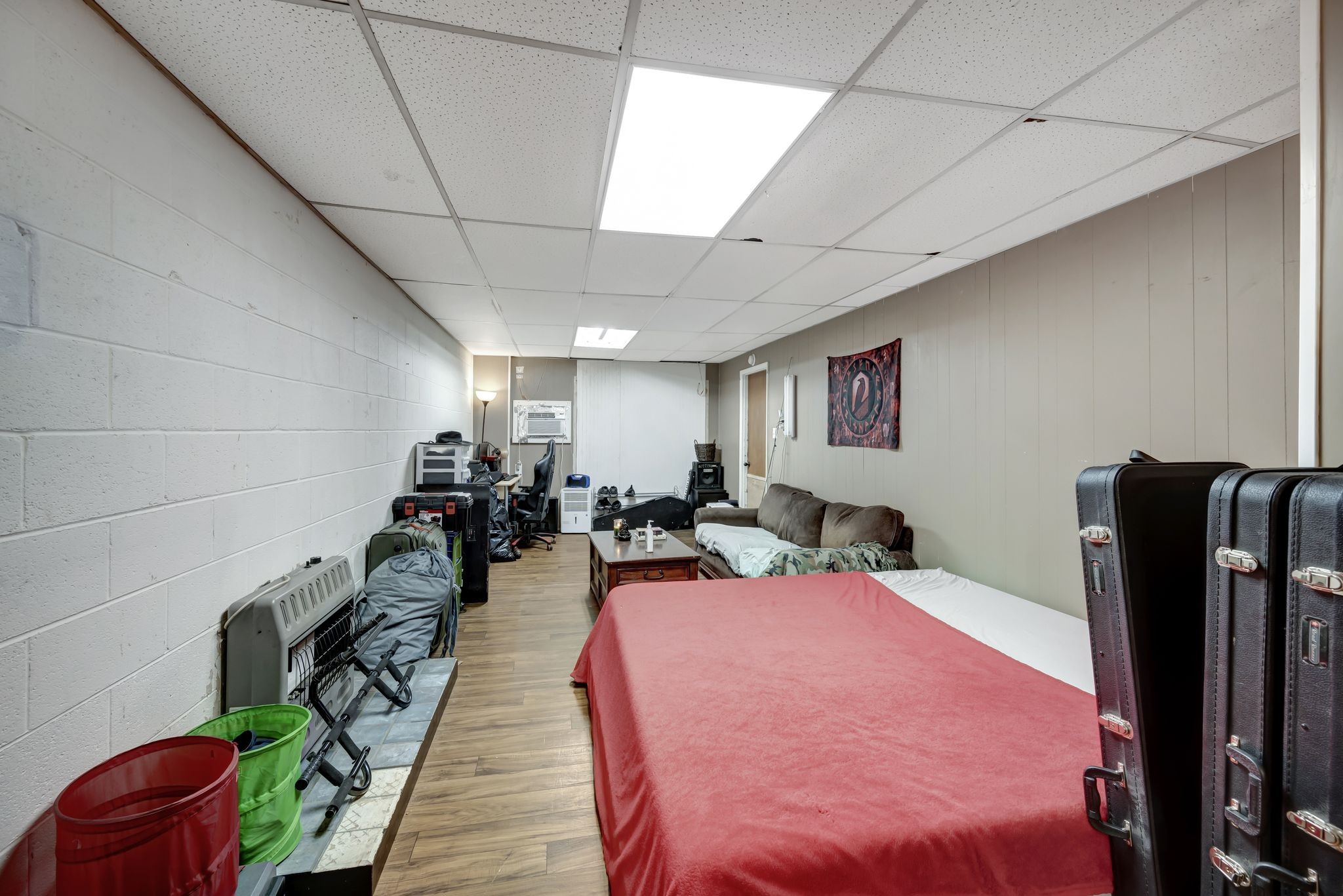 6125 Highway 41 A Pleasant View, TN 37146 - Photo 21 of 32 a bed room with two bed and a television