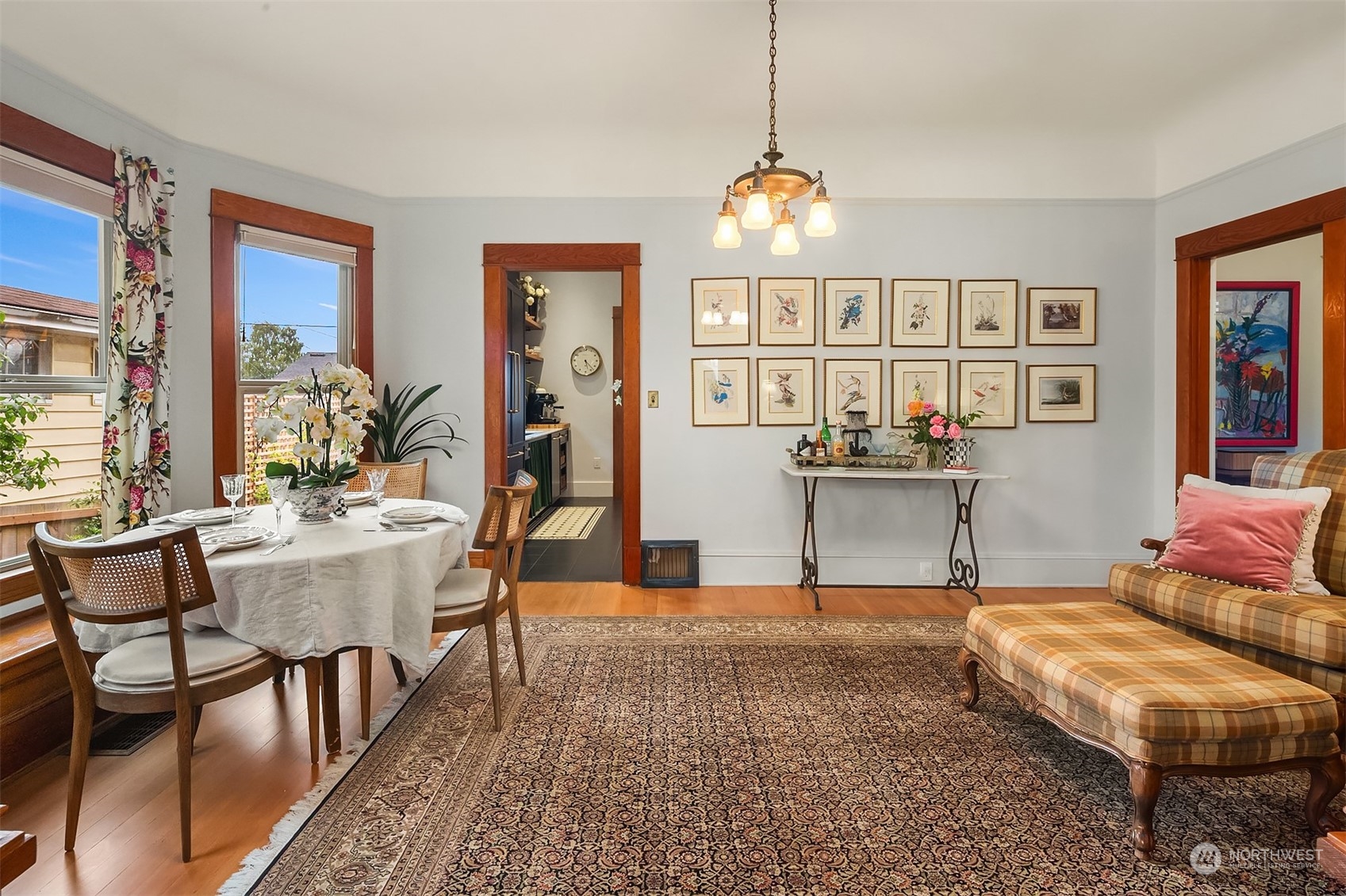 2510 Baker Avenue Everett, WA 98201 - Photo 25 of 37 a living room with furniture and a window