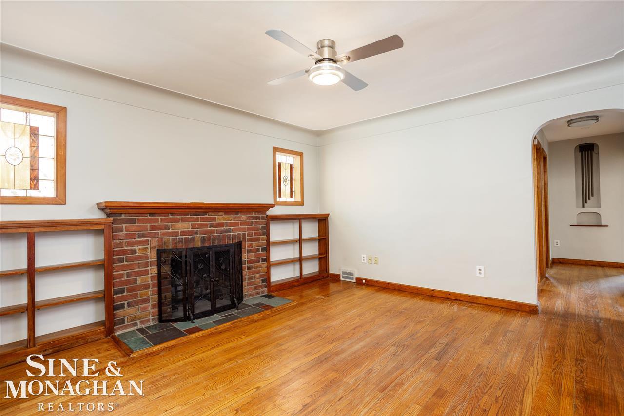 22152 Hayes Avenue Eastpointe, MI 48021 - Photo 4 of 44