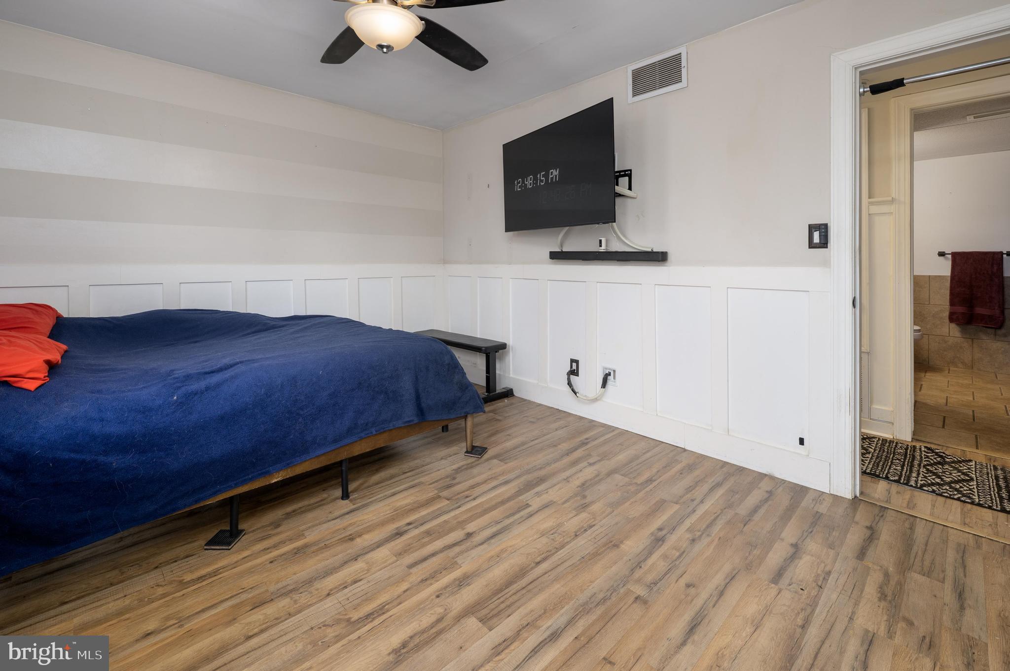 25 South Church Road, Unit 72 Maple Shade, NJ 08052 - Photo 15 of 21 Detailed Molding & Ceiling Fan in Main Bedroom