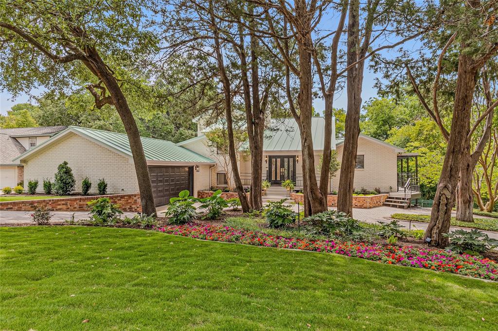 125 Shepherds Glen Road Heath, TX 75032 - Photo 1 of 40 Welcome to 125 Shepherds Glen!