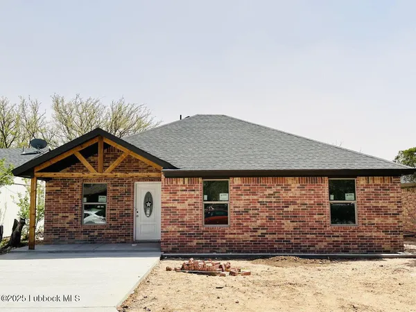 $1,595 | 711 15th Street, Abernathy, TX 79311