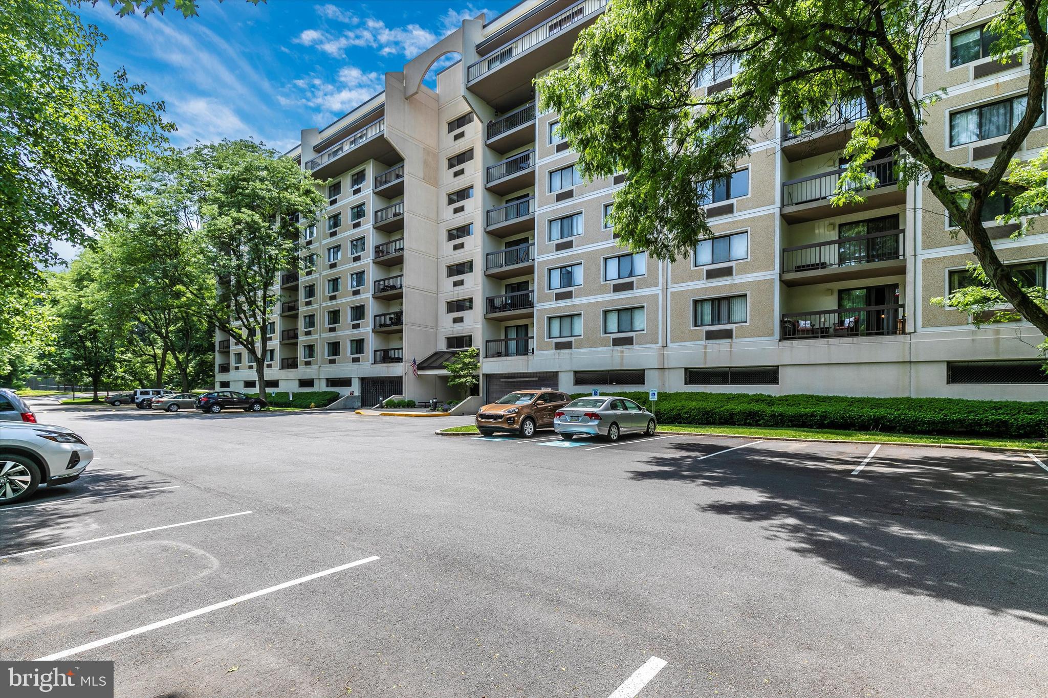 700 Avondale Road, Unit 6F Wallingford, PA 19086 - Photo 54 of 61 Guest Parking