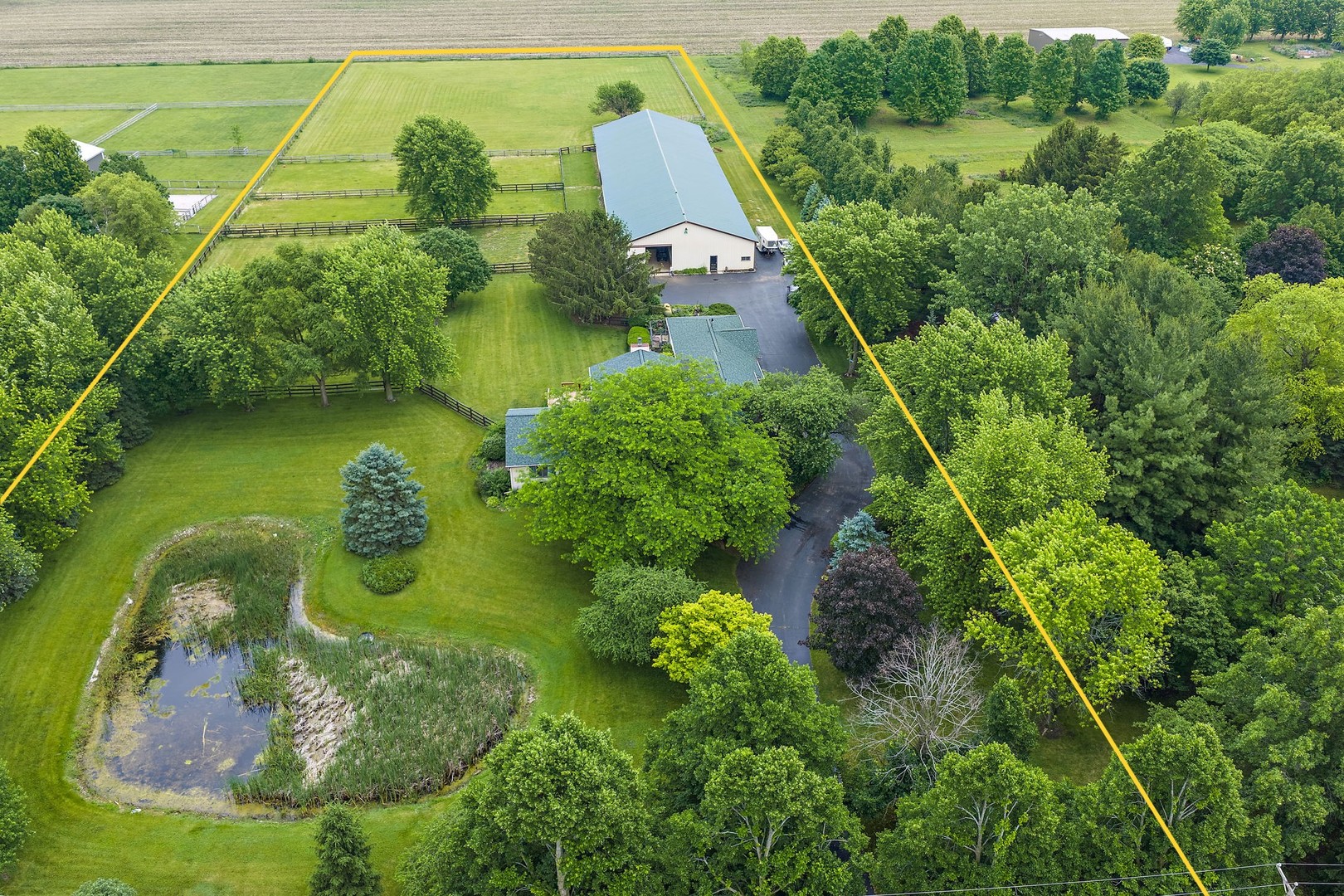 12-n185 Muirhead Road Elgin, IL 60124 - Photo 2 of 52