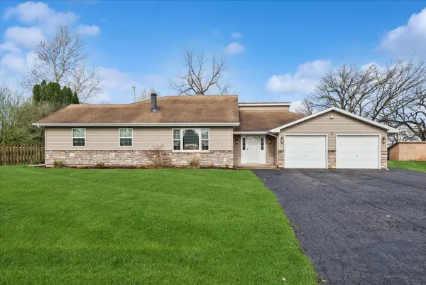 $650,000 | 2 Division Street, Bristol, IL 60512