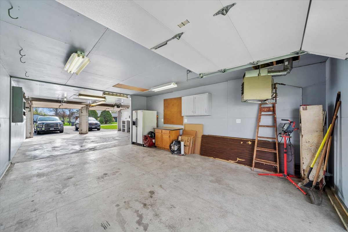 2 Division Street Bristol, IL 60512 - Photo 35 of 44 a view of garage