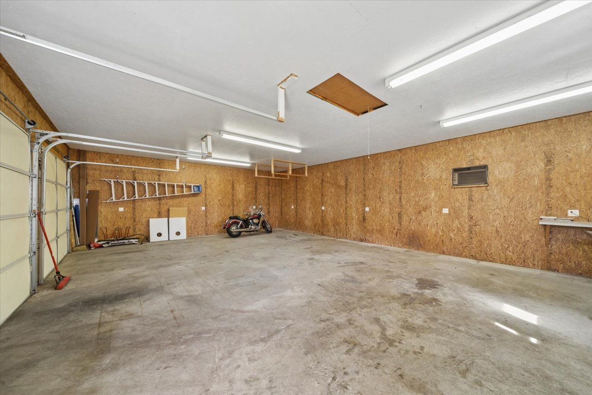 2 Division Street Bristol, IL 60512 - Photo 36 of 44 a view of a garage