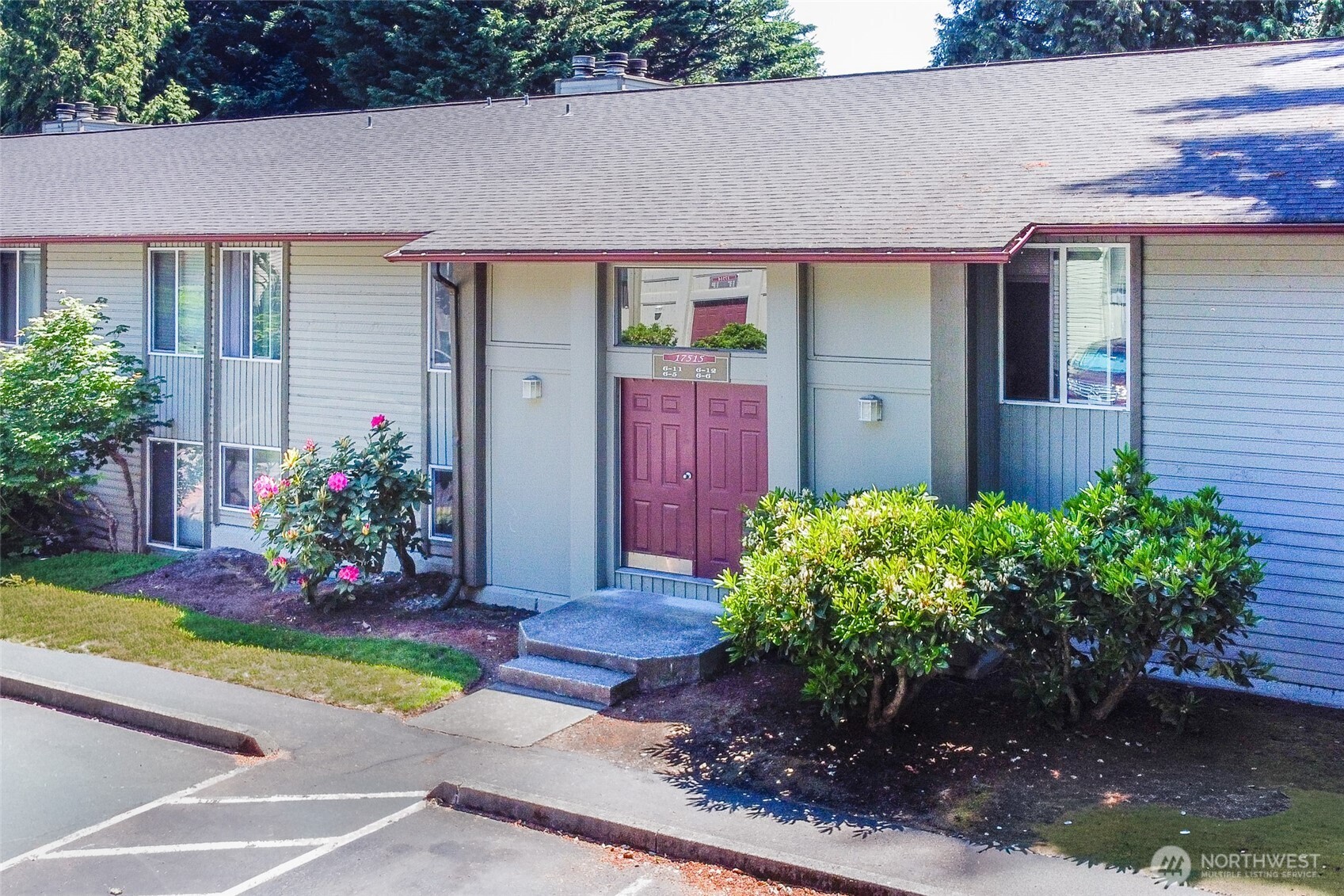 17515 151st Avenue Southeast, Unit 66 Renton, WA 98058 - Photo 2 of 38