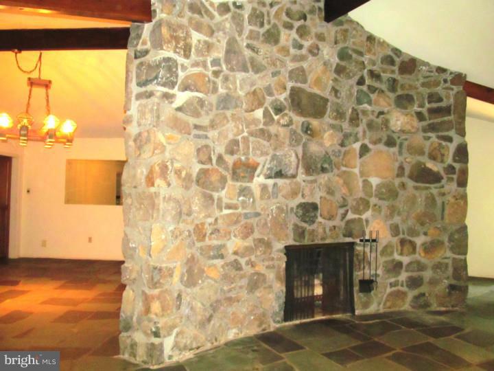 566 Schultz Road Perkiomenville, PA 18074 - Photo 4 of 21 Gallery Image 4