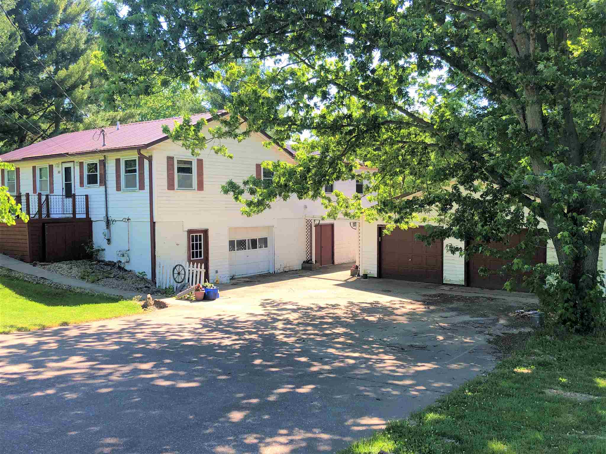 236 Guthrie Road Bedford, IN 47421 - Photo 3 of 31 Gallery Image 3