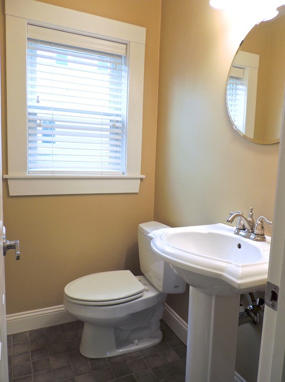 38 Oak Road Norwood, MA 02062 - Photo 9 of 17 Gallery Image 9