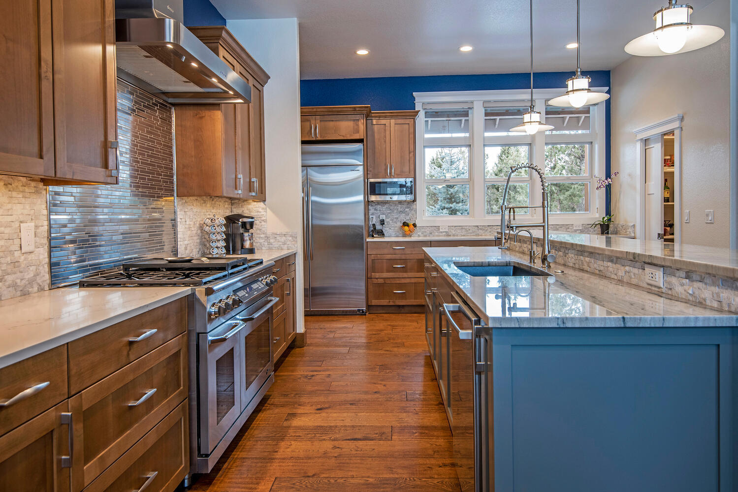 17470 Mountain View Road Sisters, OR 97759 - Photo 13 of 50 Quartz & granite countertops