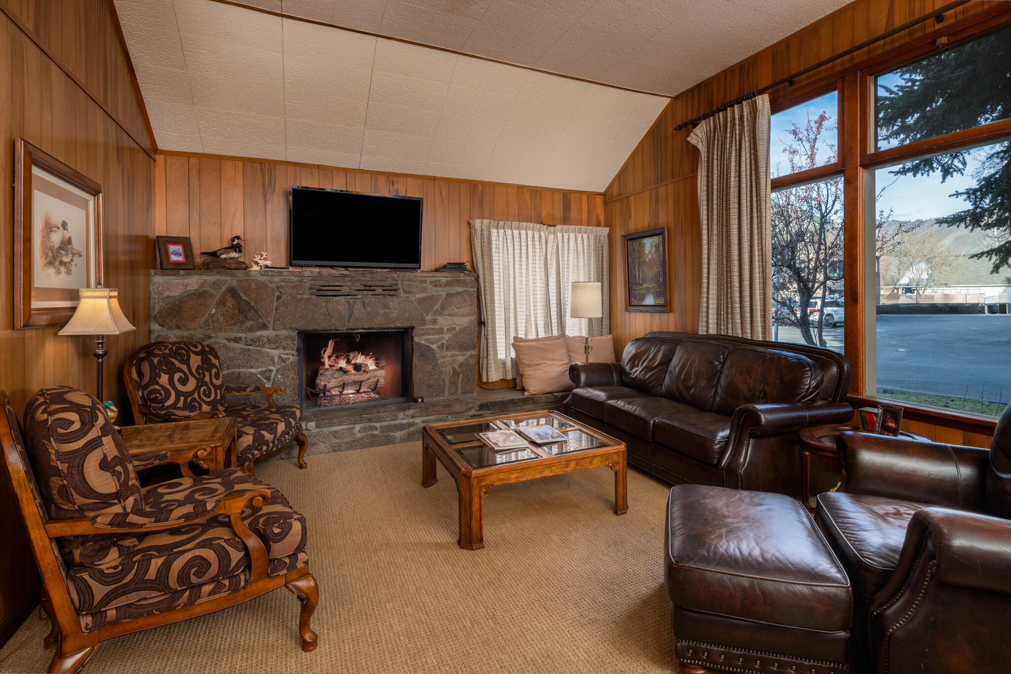 560 Second Street East Ketchum, ID 83340 - Photo 11 of 32 Living Room