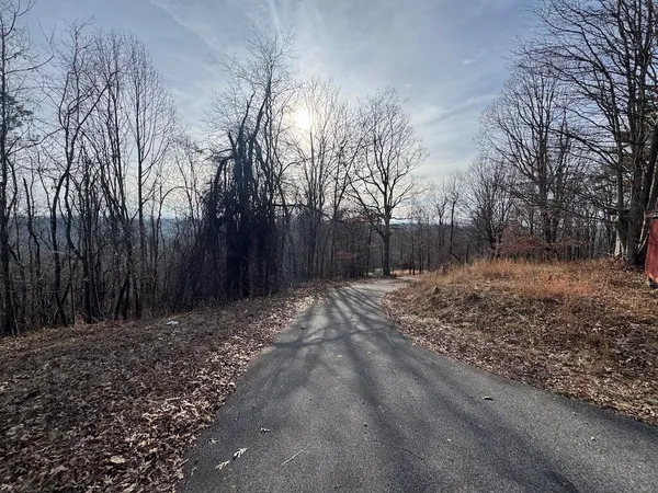 $137,000 | 1212 Eagle View Drive Northeast, Pilot, VA 24138