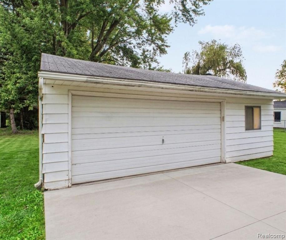 5082 Center Road Flint, MI 48506 - Photo 4 of 11 Gallery Image 4