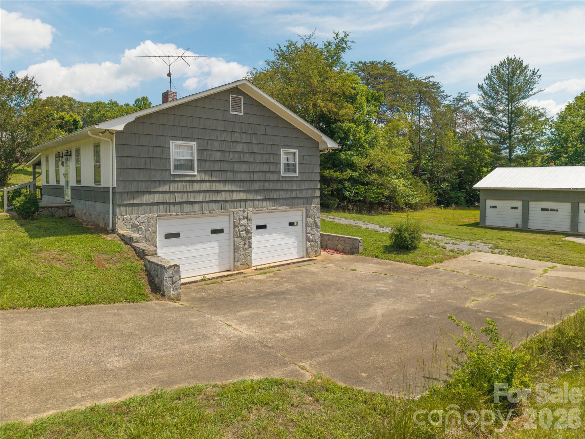 122 Whitley Road Morganton, NC 28655 - Photo 3 of 30