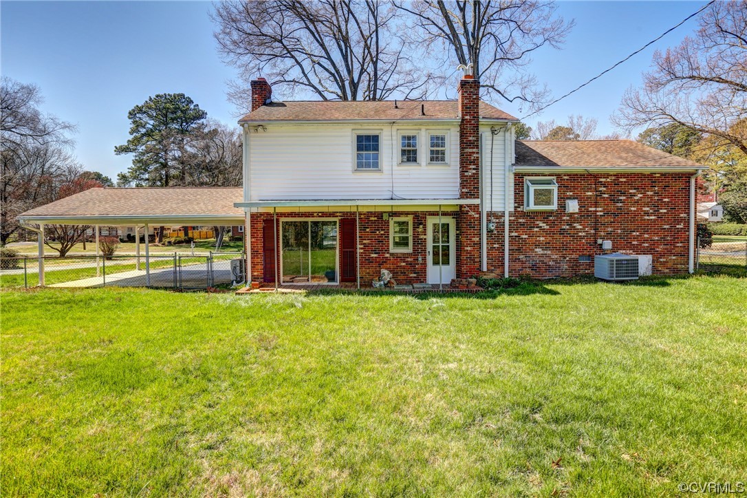 8207 Colebrook Road Richmond, VA 23227 - Photo 33 of 35 front view of a house with a big yard