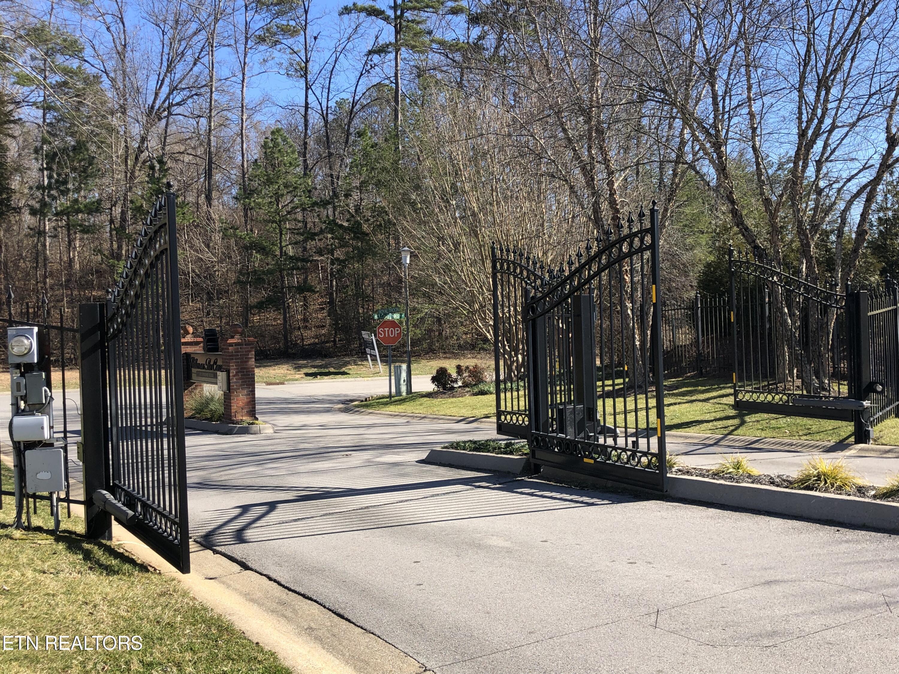 11 Royal Troon Circle Oak Ridge, TN 37830 - Photo 2 of 33 Gated entry (3)