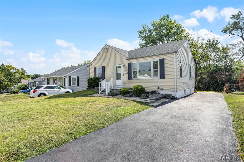 8540 Leith Avenue Berkeley, MO 63134 - Photo 1 of 32