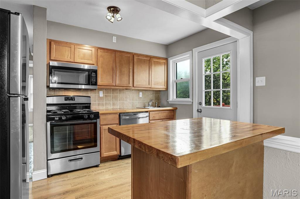 8540 Leith Avenue Berkeley, MO 63134 - Photo 11 of 32