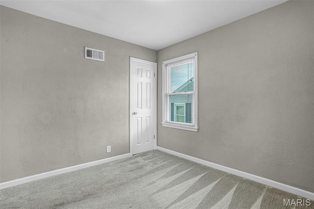 8540 Leith Avenue Berkeley, MO 63134 - Photo 18 of 32