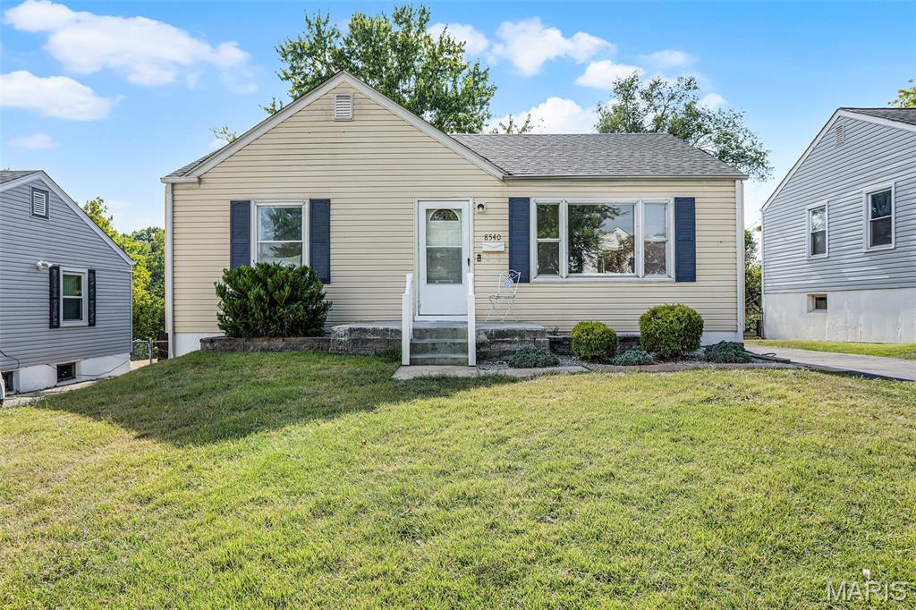 8540 Leith Avenue Berkeley, MO 63134 - Photo 2 of 32