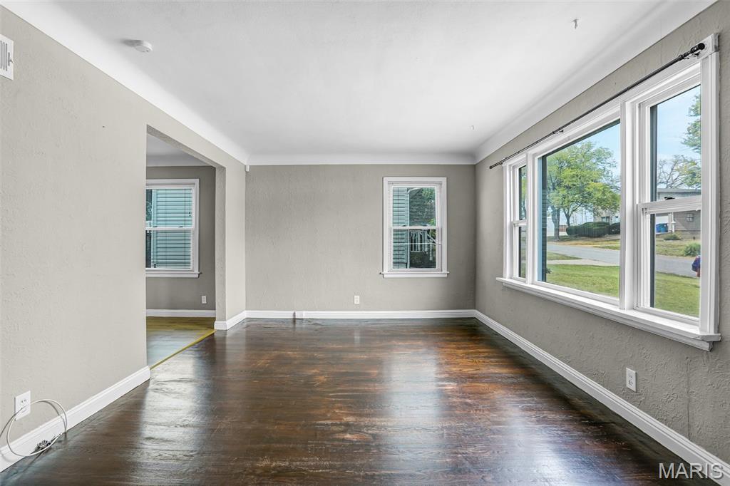 8540 Leith Avenue Berkeley, MO 63134 - Photo 4 of 32