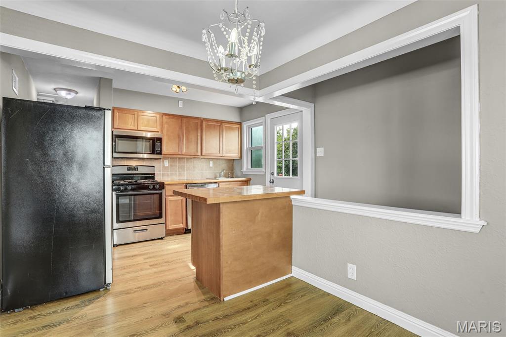 8540 Leith Avenue Berkeley, MO 63134 - Photo 10 of 32