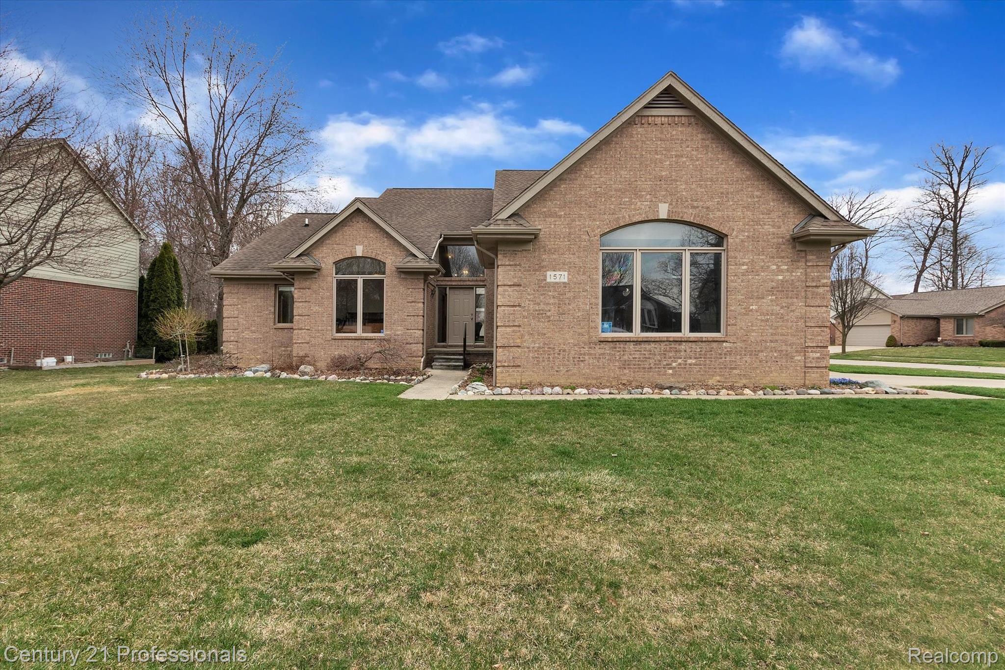 1571 Nadine Rochester, MI 48307 - Photo 1 of 50 02-1571-Nadine-WindowStill-Real-Estate-Photography-3.jpg
