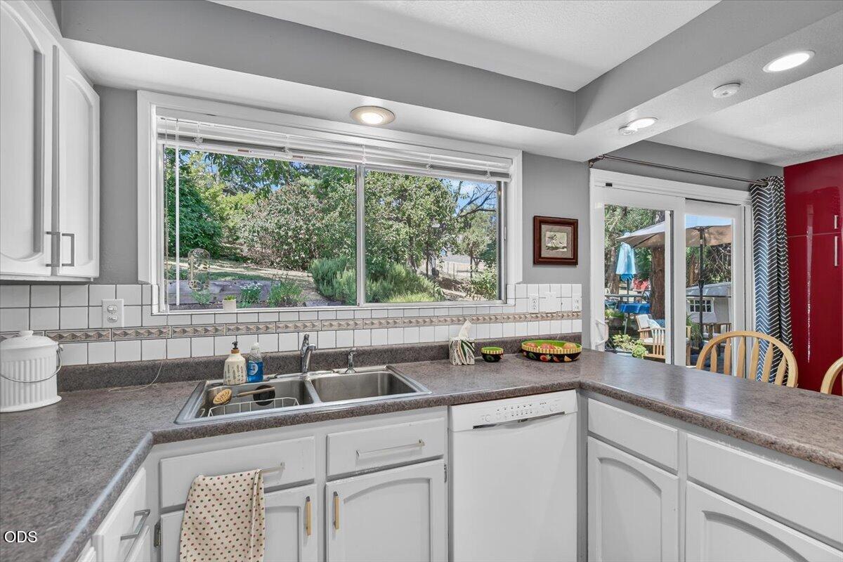 635 Chestnut Street Ashland, OR 97520 - Photo 12 of 29